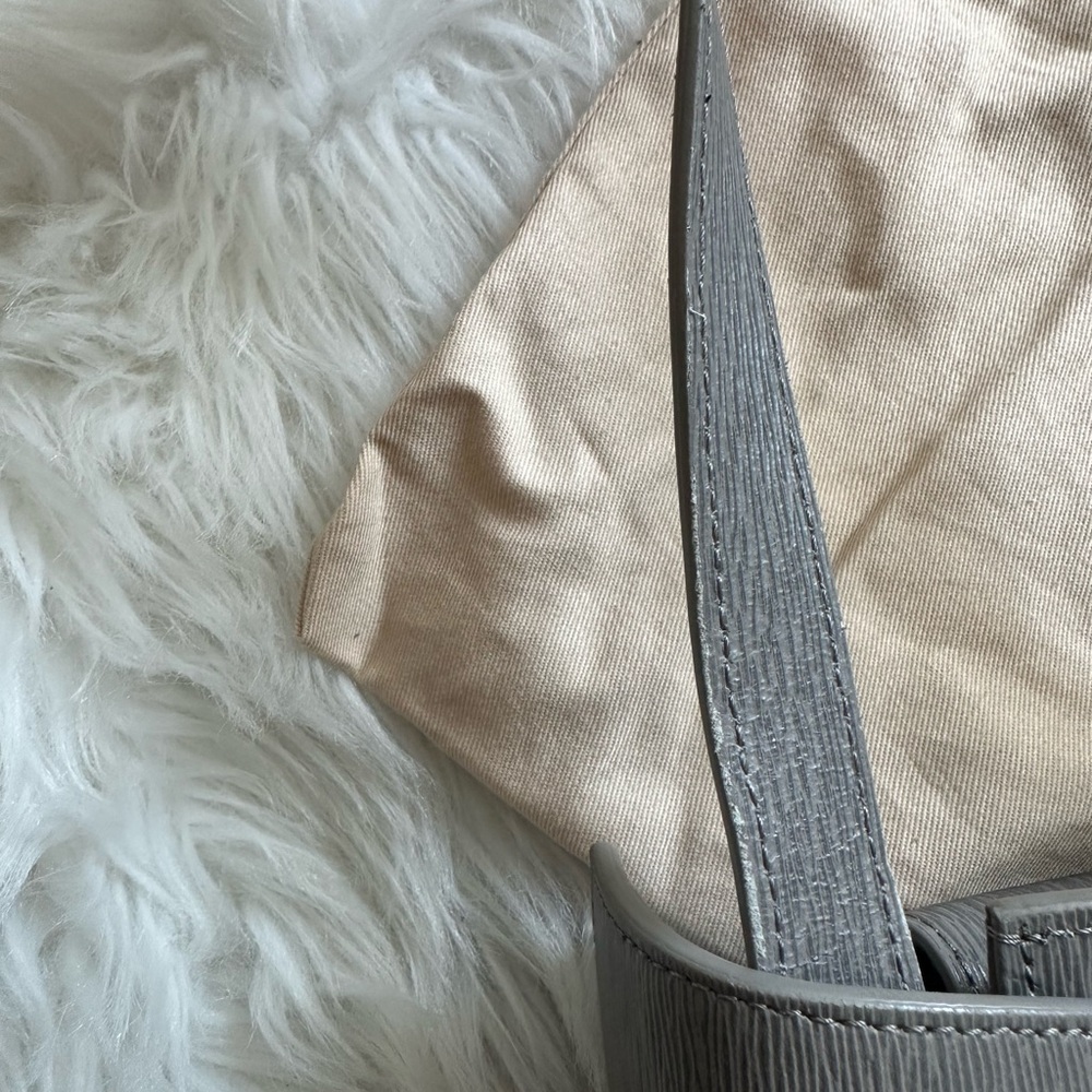 Used Excellent Condition Senreve Aria Belt Bag Grey - Picture 5 of 9